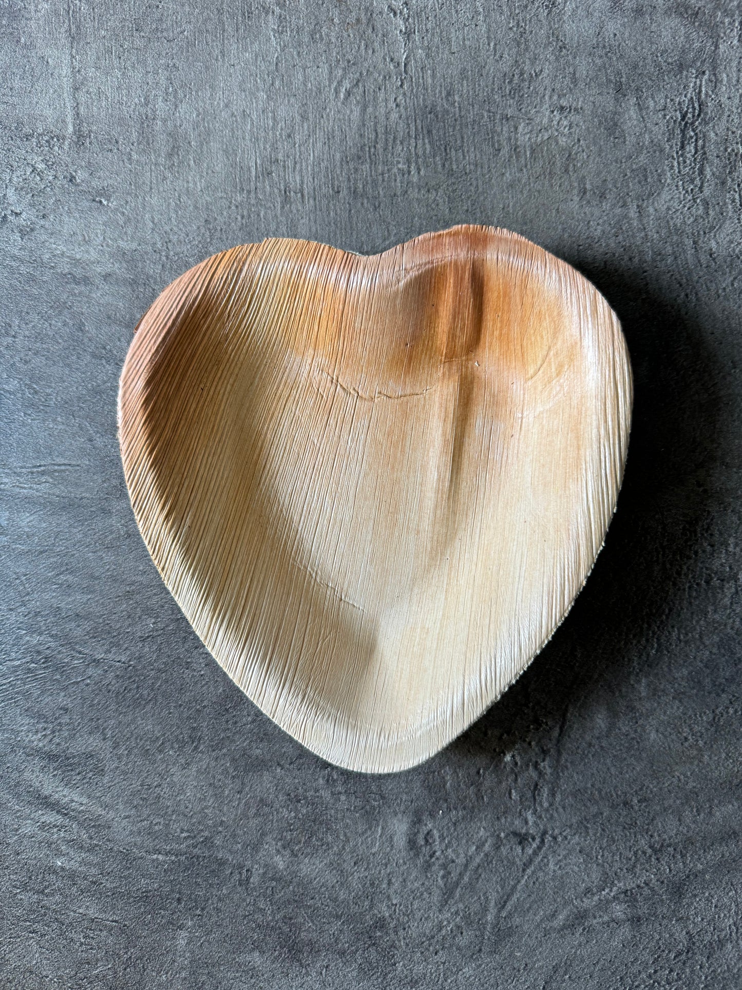 Dhruyu 100% Compostable & Biodegradable Heart-Shaped Bowls | Made from Areca Leaf | Eco-Friendly 6.5" Disposable Bowls | Sturdy, Microwave & Oven Safe | Perfect for Salads, Desserts, Snacks | Pack of 25